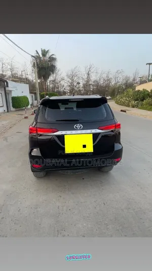 Toyota Fortuner 2023 Noir Mat
