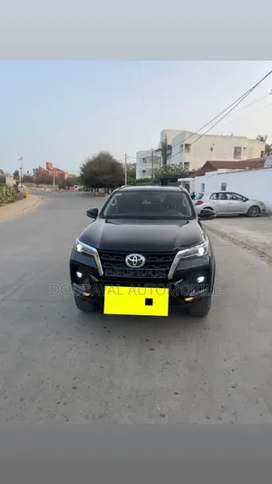 Toyota Fortuner 2023 Noir Mat