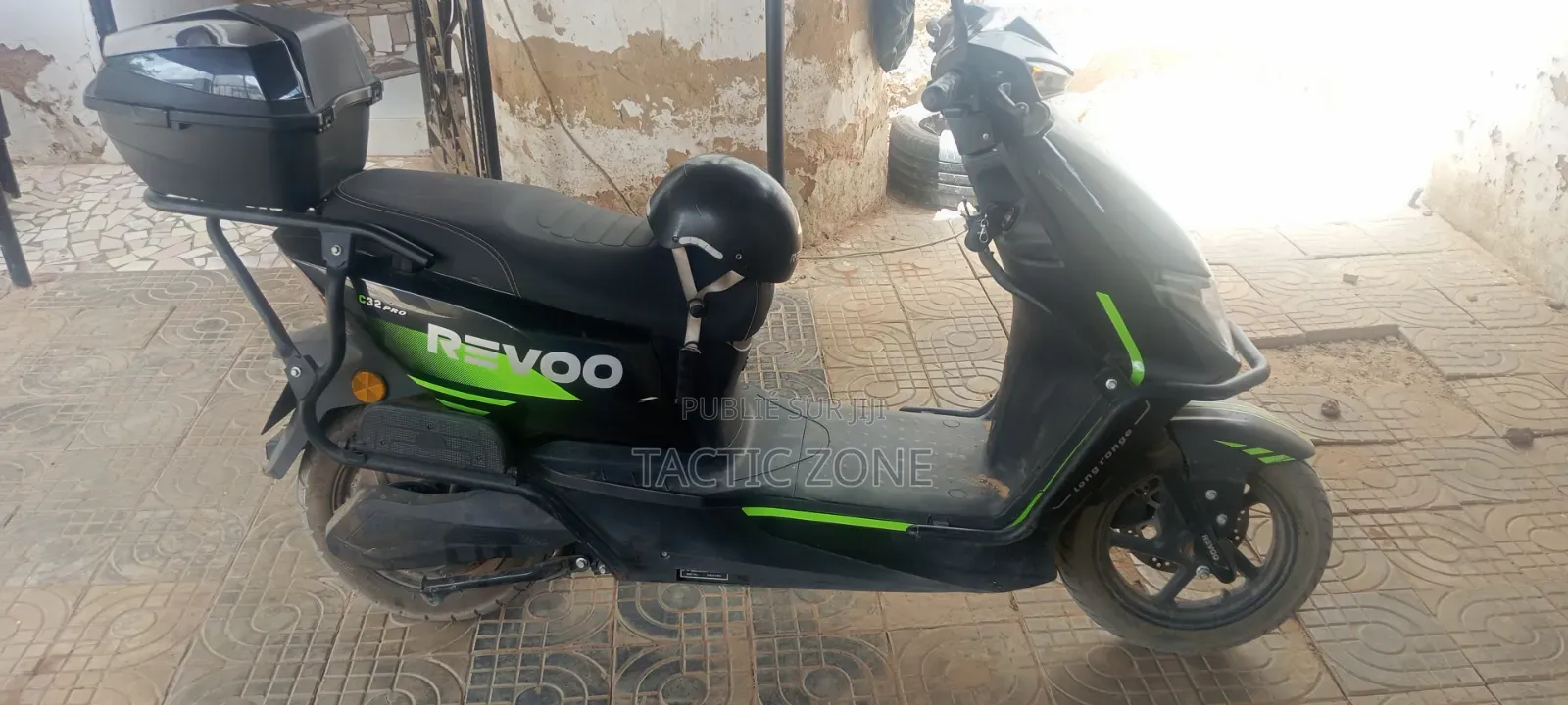 Revoo C32 2018 Noir