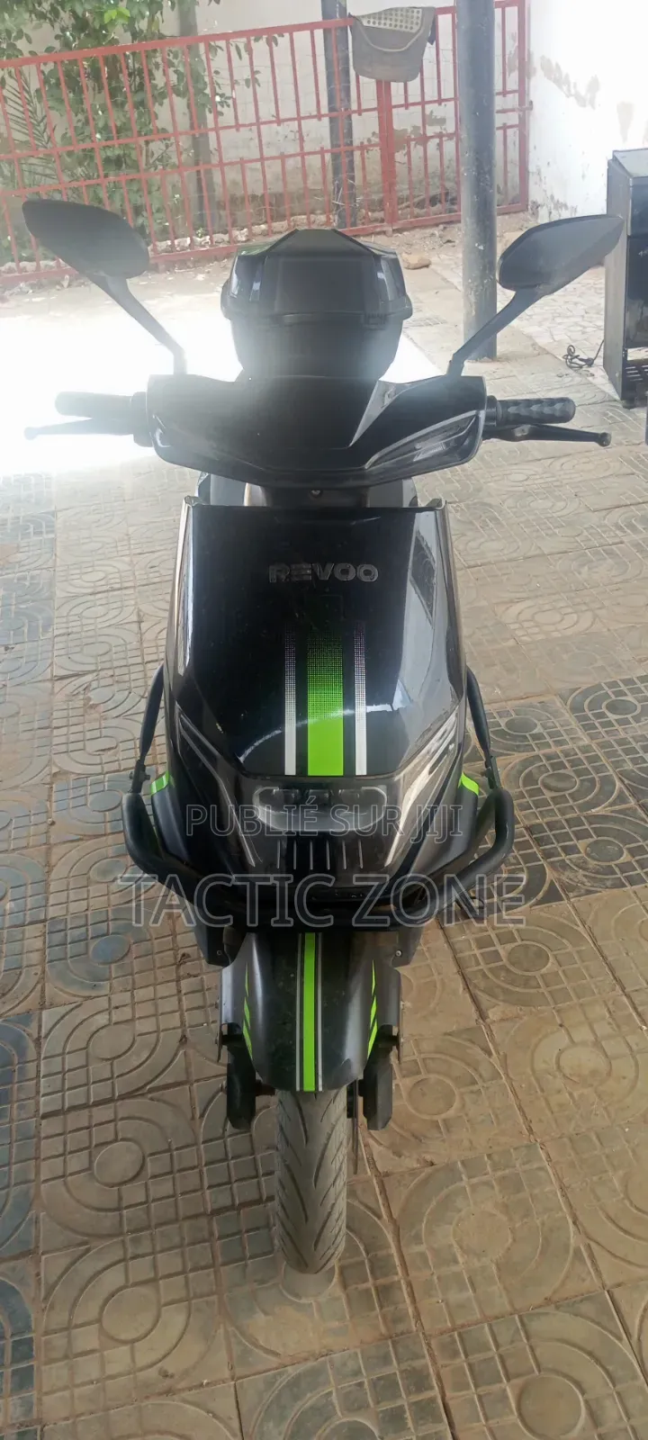 Revoo C32 2018 Noir