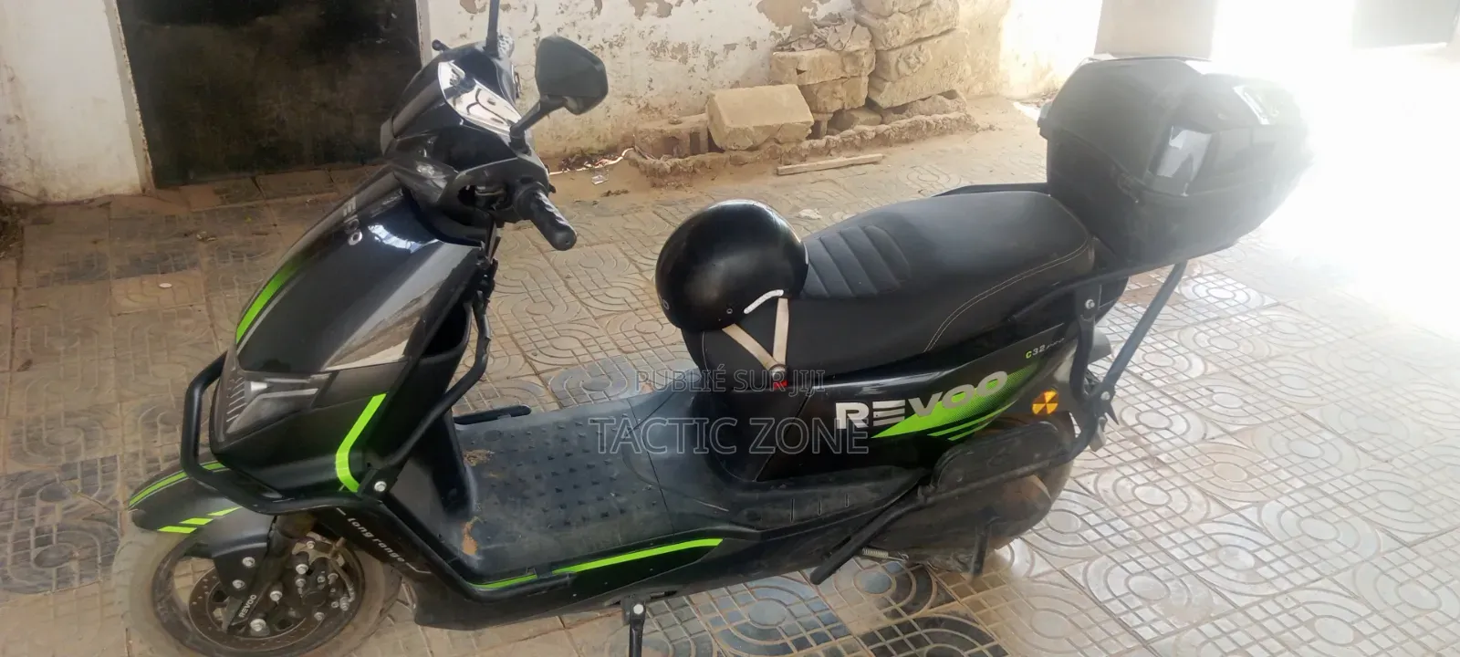 Revoo C32 2018 Noir