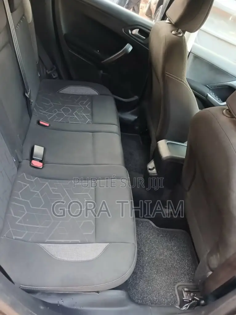 Peugeot 2008 2018 Gris