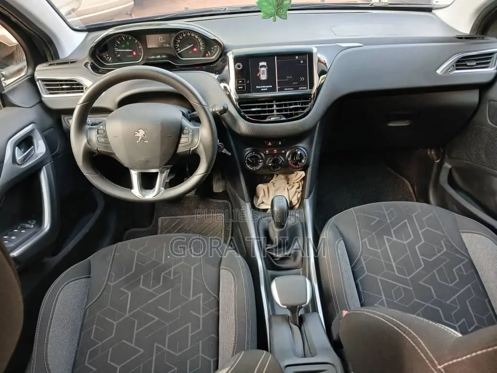 Peugeot 2008 2018 Gris