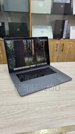 Ordinateur portable Apple MacBook Pro 2018 16GB Intel Core i7 SSD 256GB