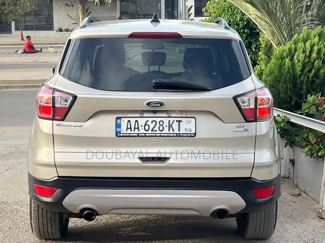 Ford Escape 2018 Beige