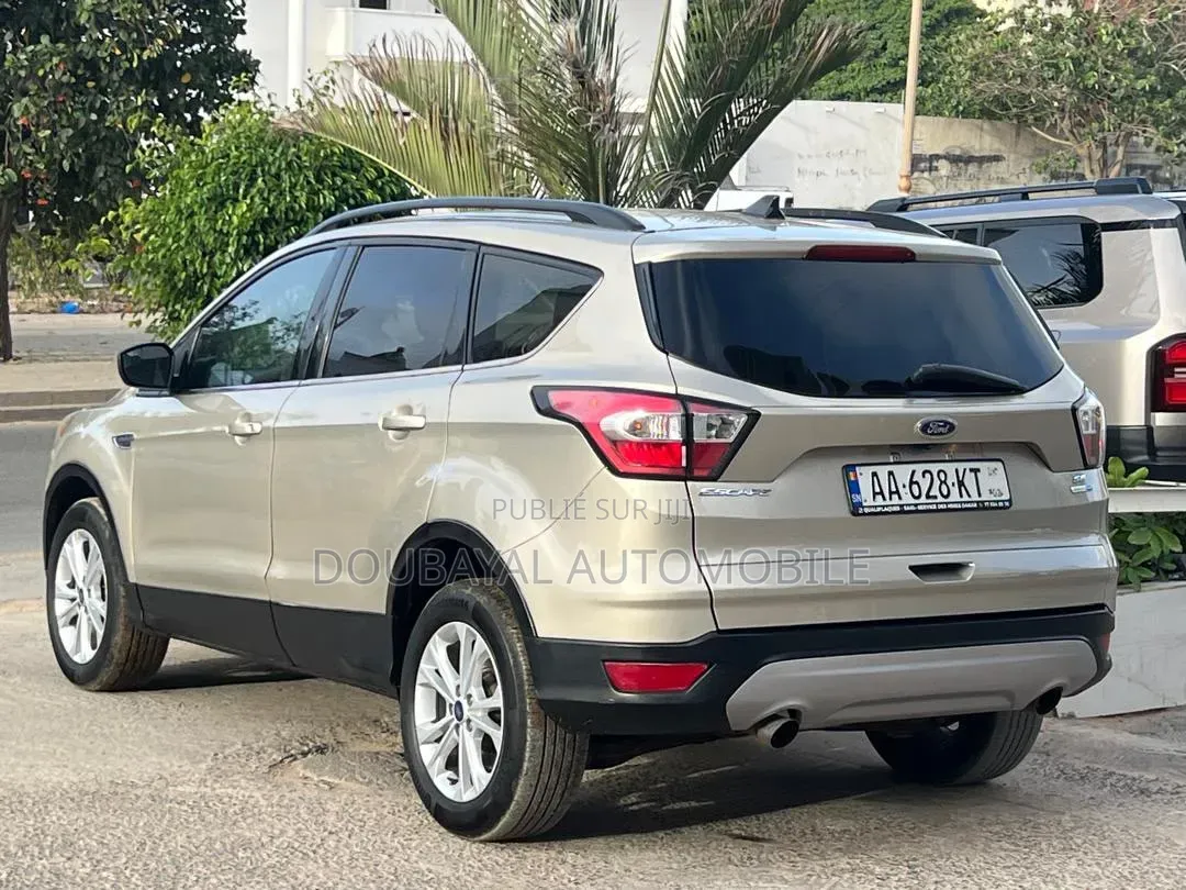Ford Escape 2018 Beige