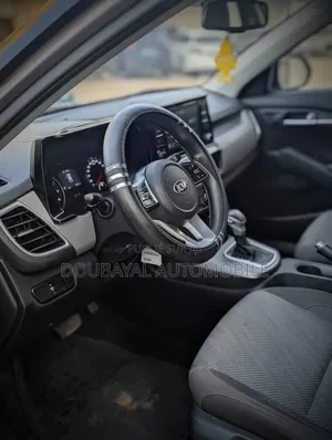 Kia Seltos 2020 Gris