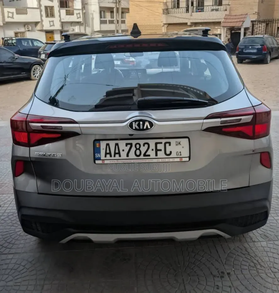 Kia Seltos 2020 Gris