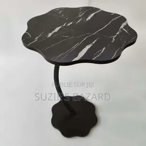 Table d'Appoint Pétale Moderne — Cadre Métallique (Noir / Marron)