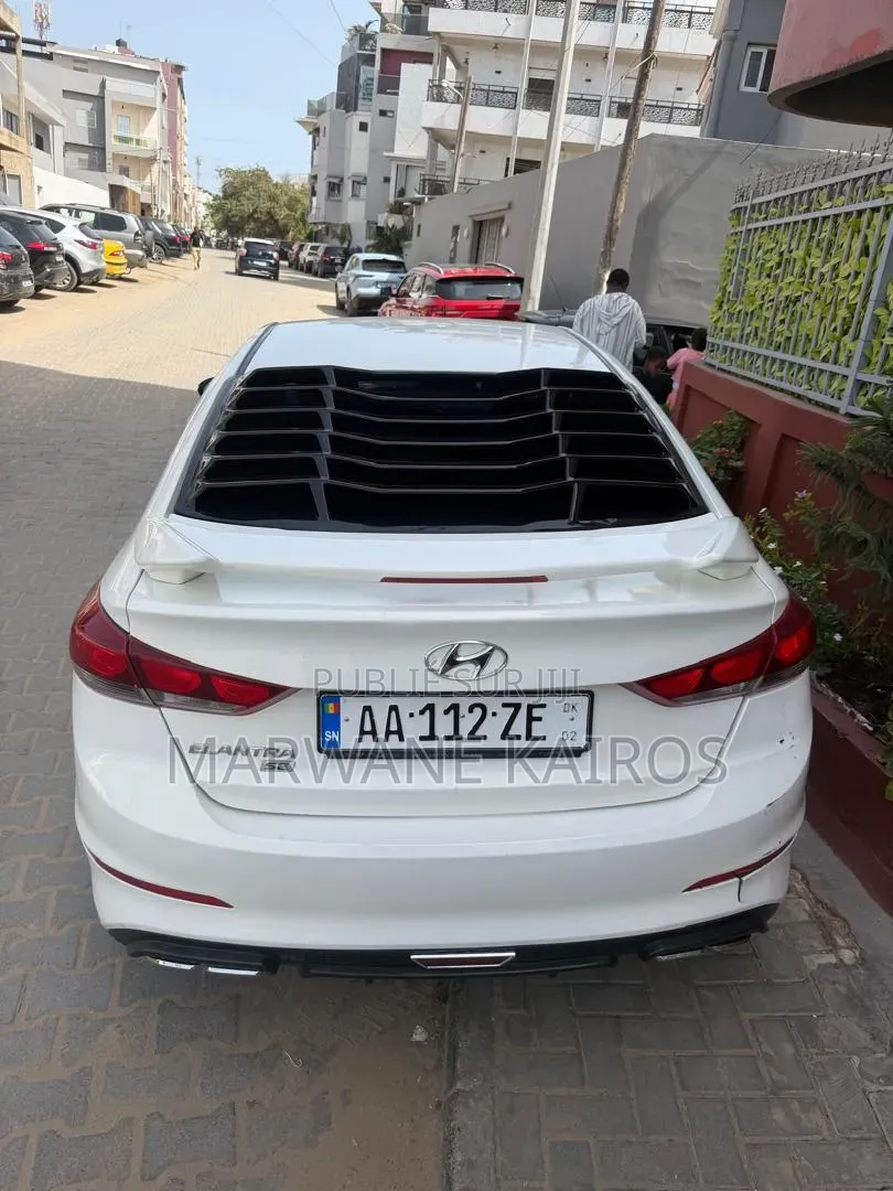 Hyundai Elantra 2017 Blanc