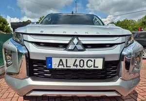 Mitsubishi L200 2021 Gris