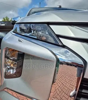 Mitsubishi L200 2021 Gris