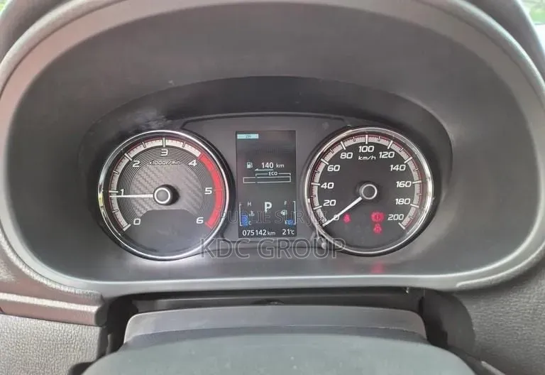 Mitsubishi L200 2021 Gris