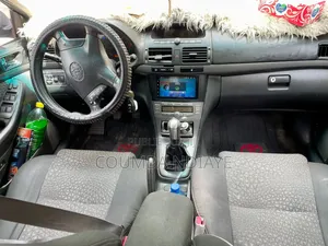 Toyota Avensis 2008 Noir Mat