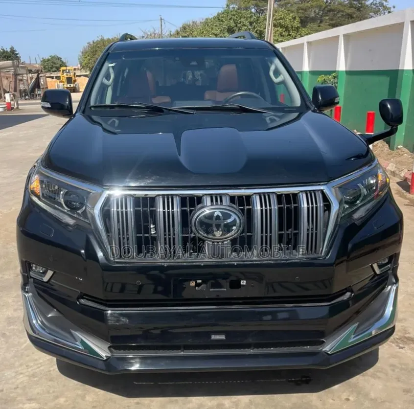 Toyota Land Cruiser Prado 2022 Noir Mat