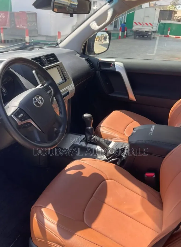 Toyota Land Cruiser Prado 2022 Noir Mat