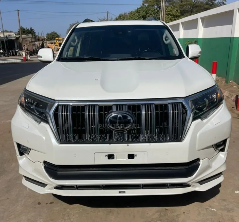 Toyota Land Cruiser Prado 2022 Blanc