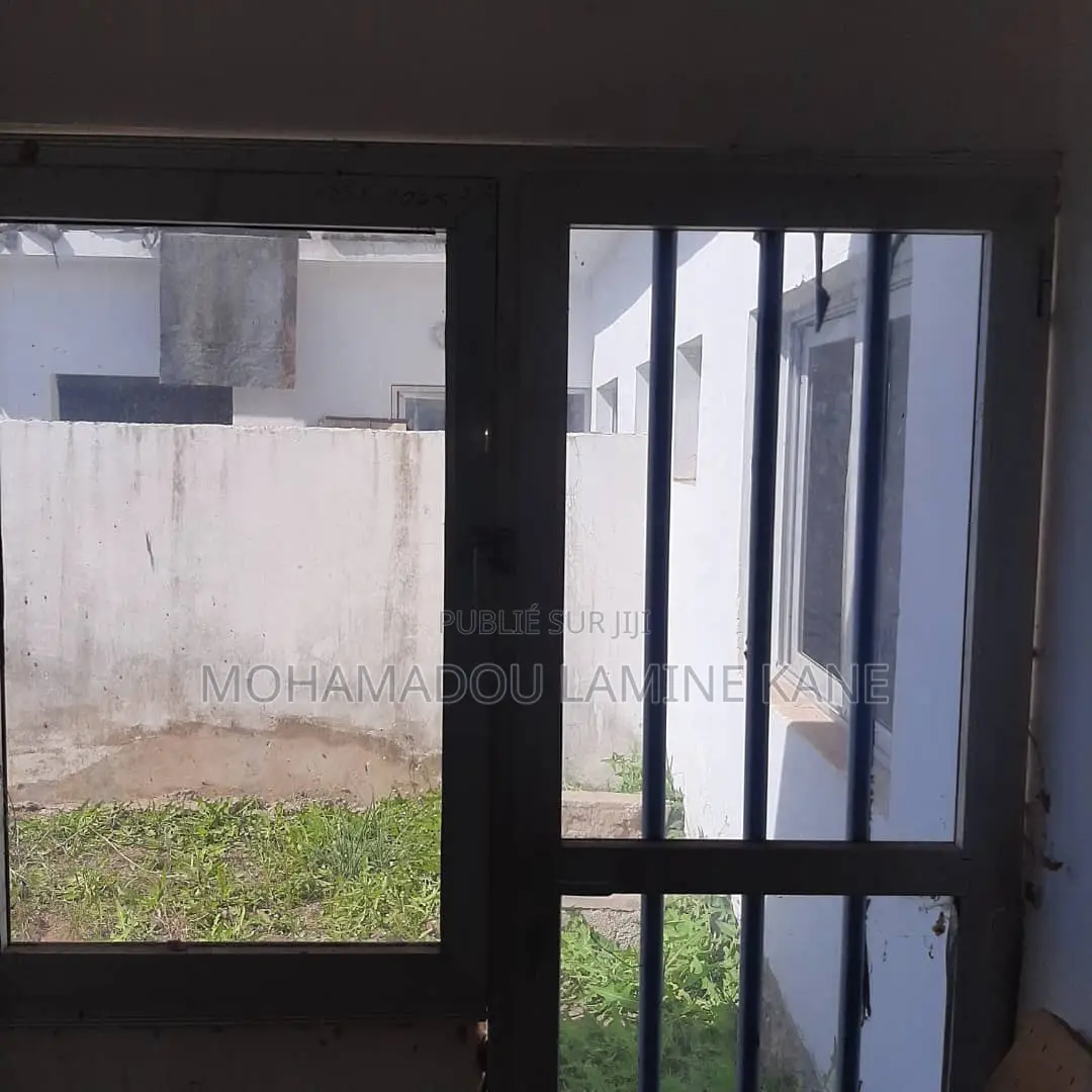Villa À La (Sicap Zac Mbao)