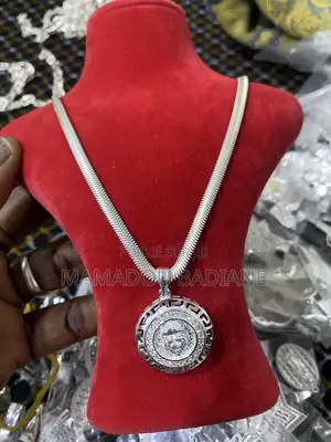 Chaine Et Pendentif