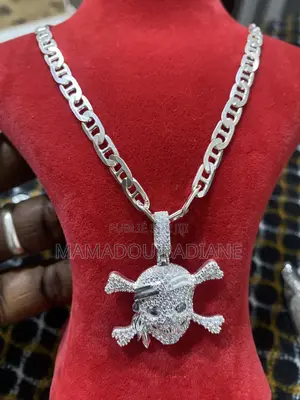 Chaine Et Pendentif