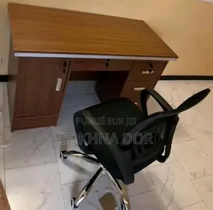 Chaise Et Table Bureau