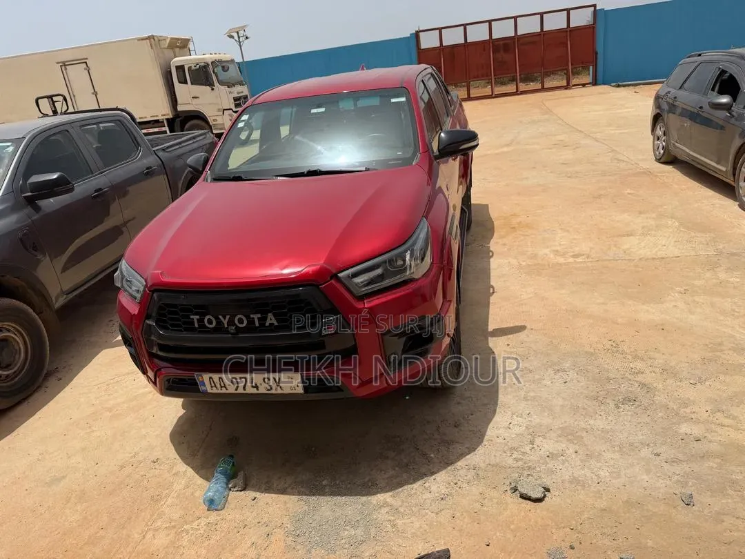 Toyota Hilux 2022 Rouge