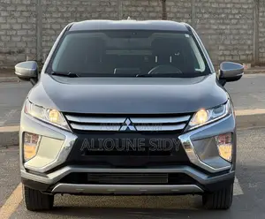 Mitsubishi Eclipse 2019 Gris