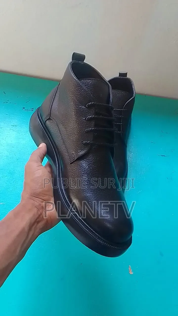 Massimo Dutti en Cuir en 45 Disponible