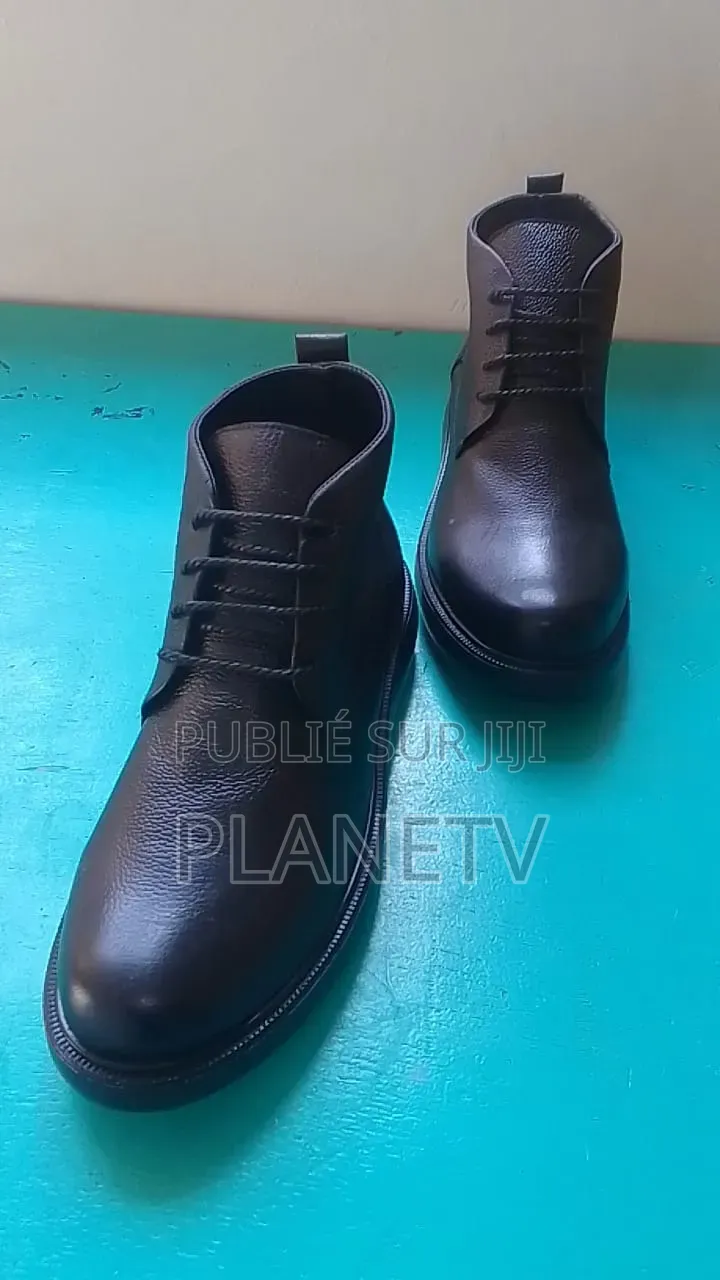 Massimo Dutti en Cuir en 45 Disponible