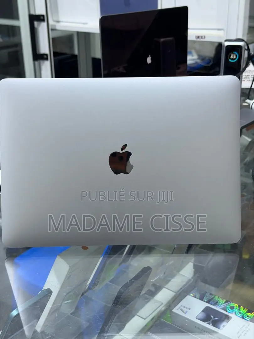 Nouveau Apple MacBook Pro 2022 M2 16GB Intel Core i5 SSD 1T