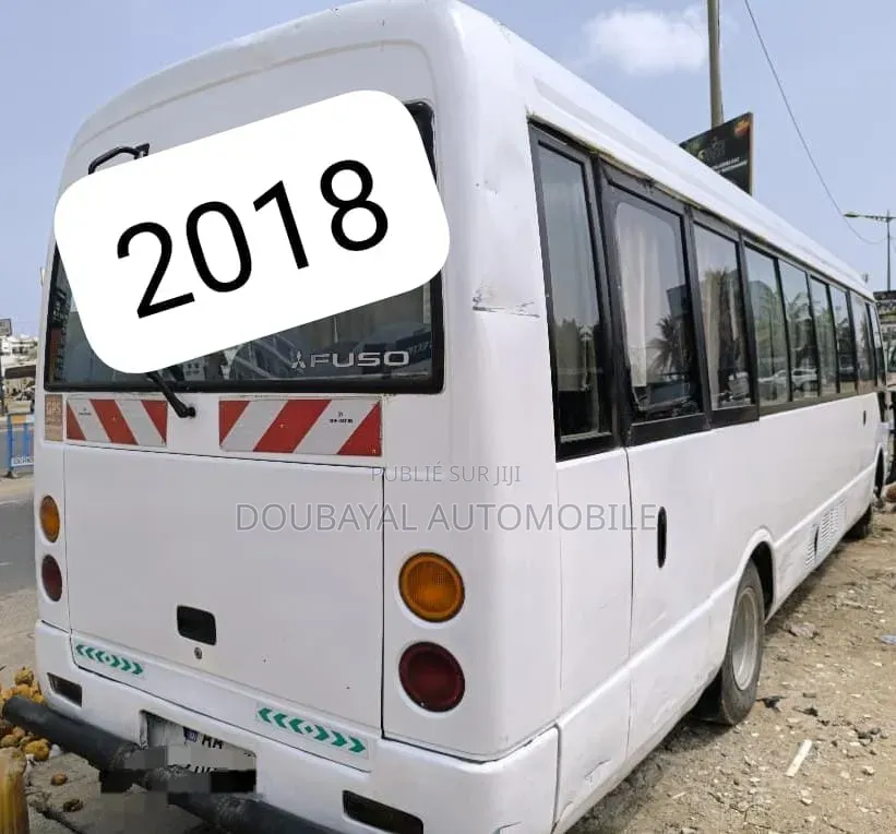 Mitsubishi Fuso 2018 Blanc