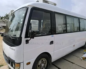 Mitsubishi Fuso 2018 Blanc