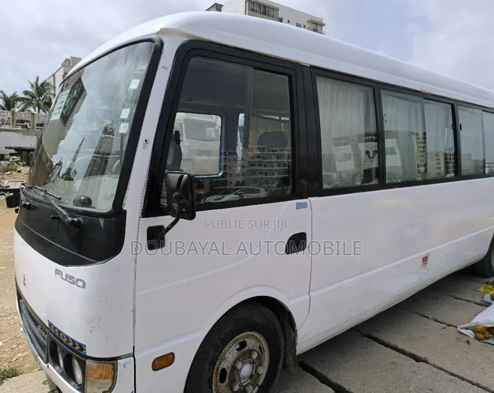 Mitsubishi Fuso 2018 Blanc