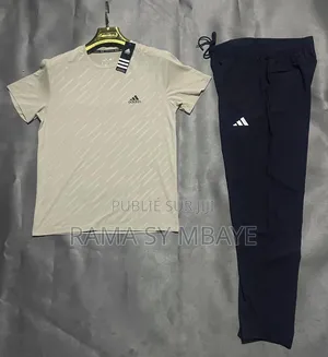 Des Vêtements De Sport