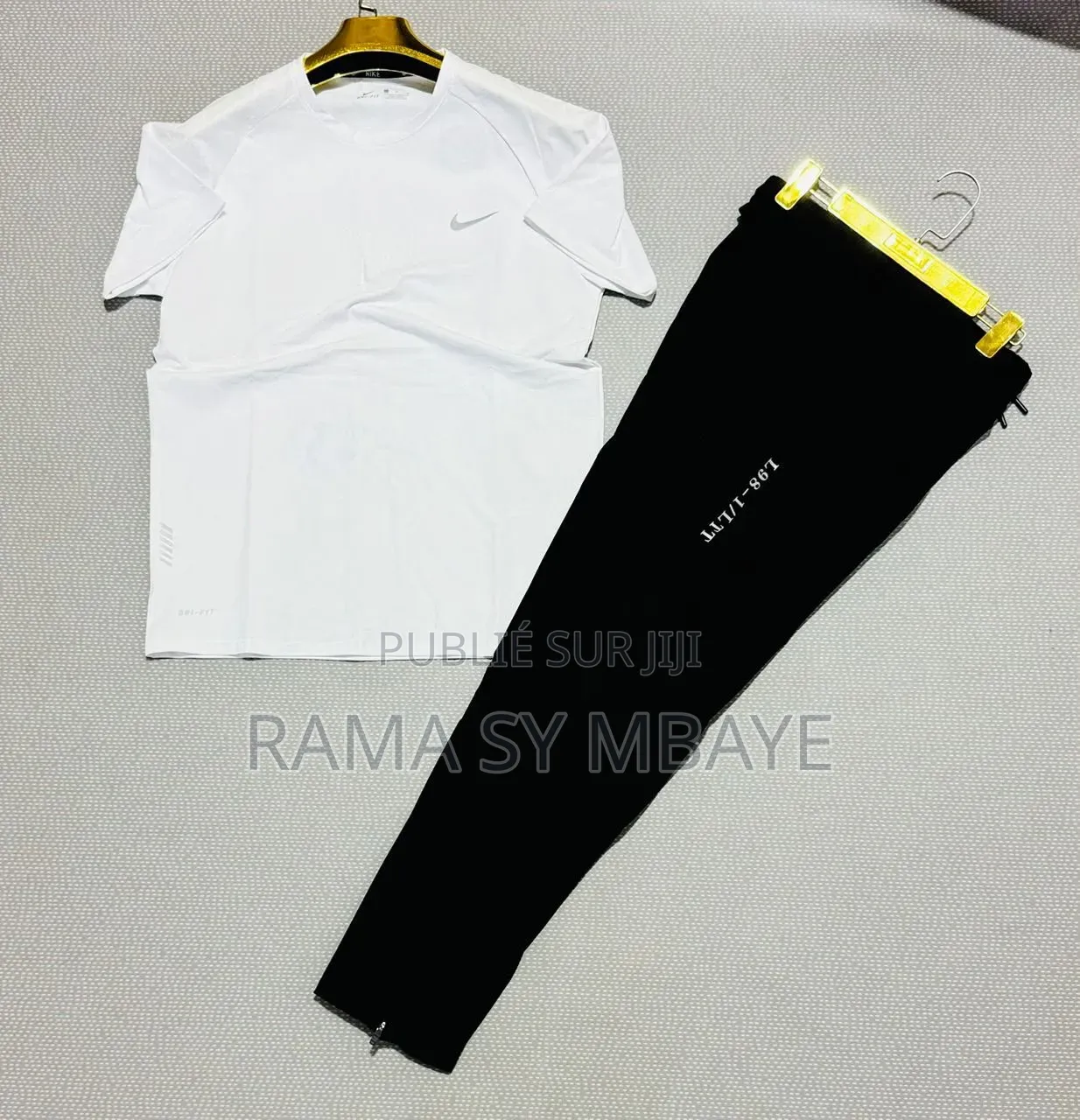 Des Vêtements De Sport