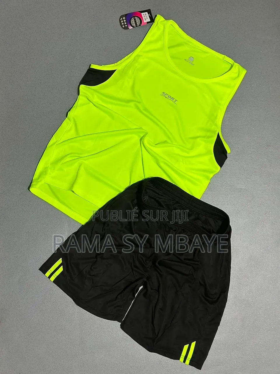 Des Vêtements De Sport