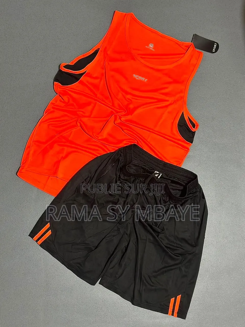 Des Vêtements De Sport