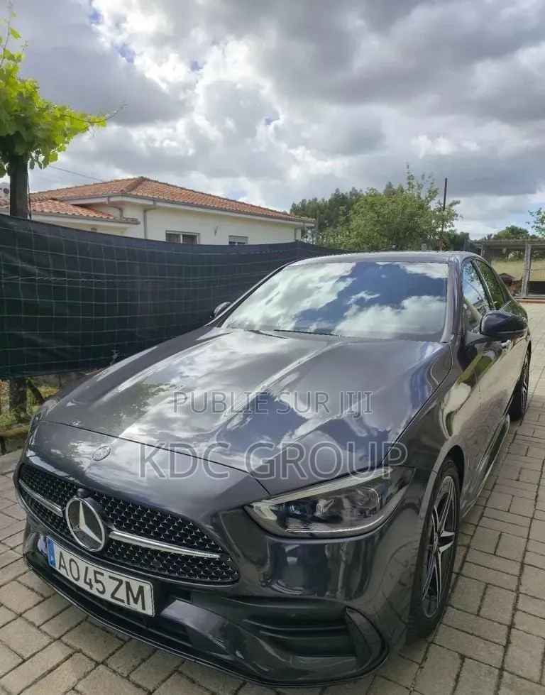Mercedes-Benz C300 2022 Gris