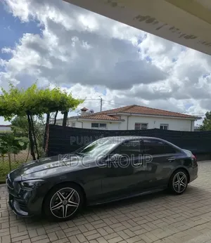 Mercedes-Benz C300 2022 Gris