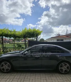 Mercedes-Benz C300 2022 Gris