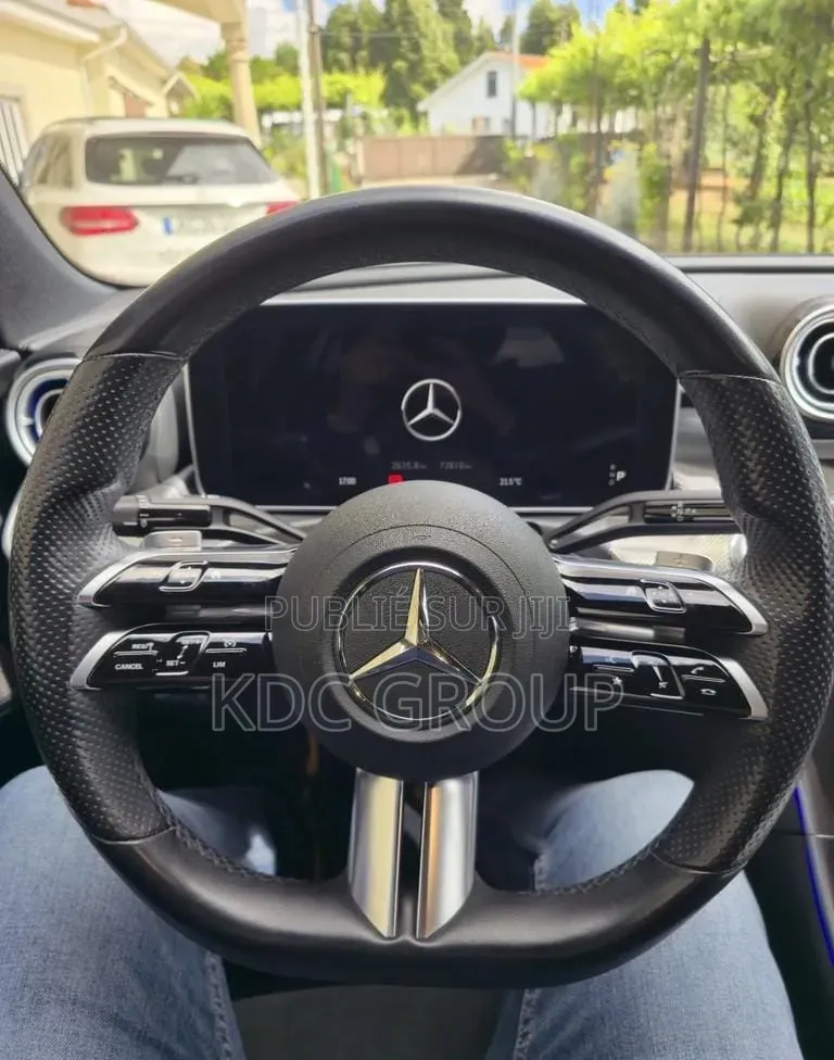 Mercedes-Benz C300 2022 Gris