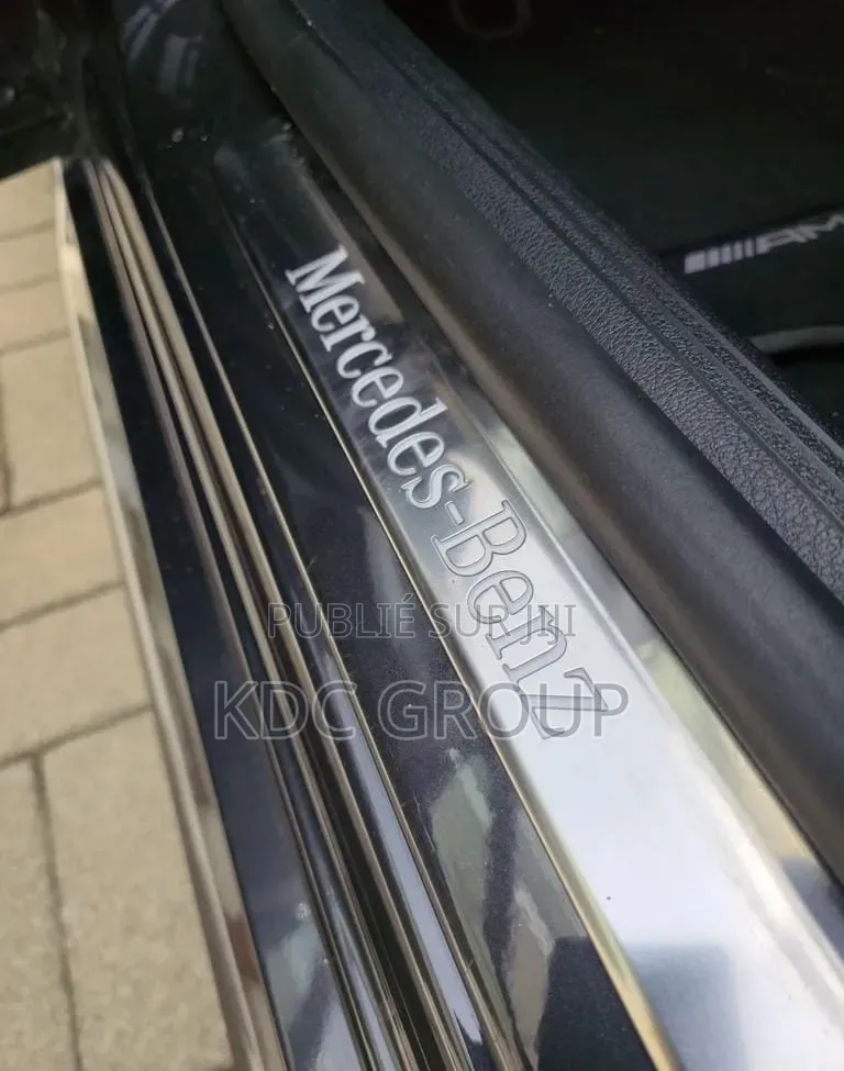 Mercedes-Benz C300 2022 Gris