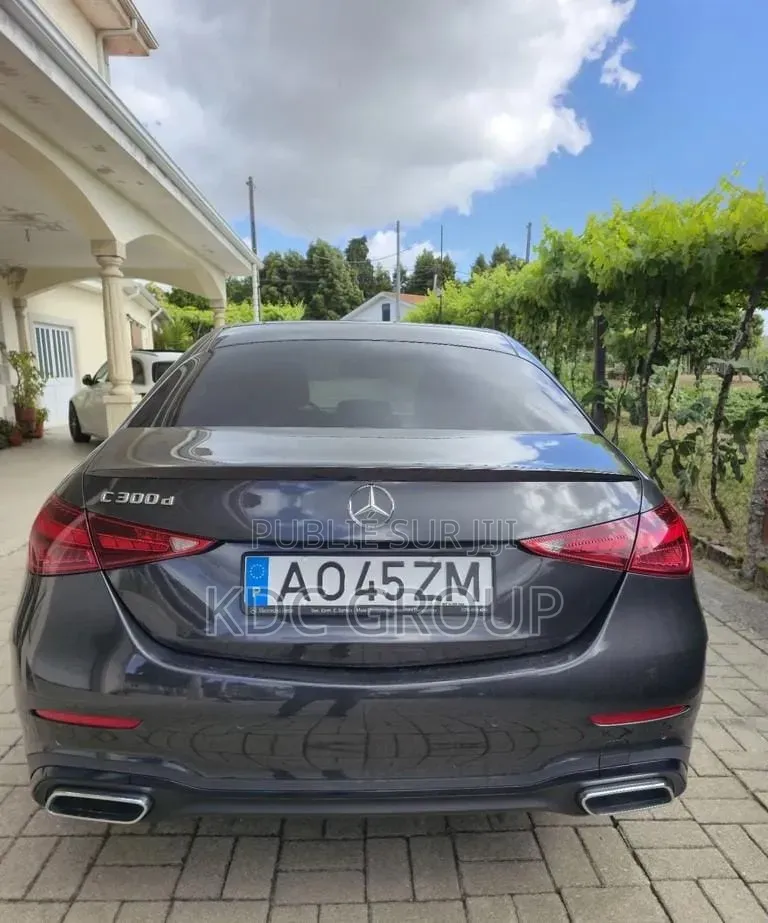 Mercedes-Benz C300 2022 Gris