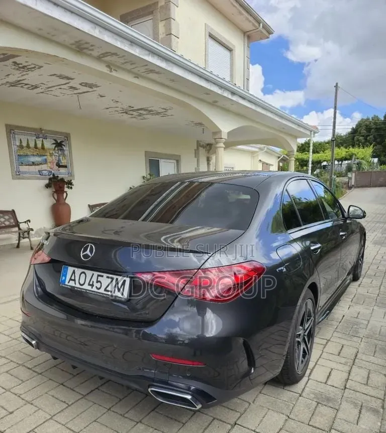 Mercedes-Benz C300 2022 Gris