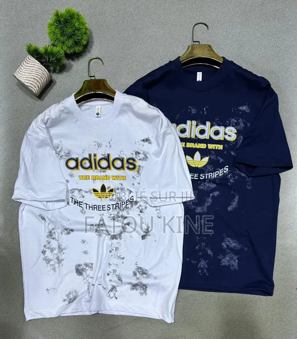 Des Vêtements Très CLASSES