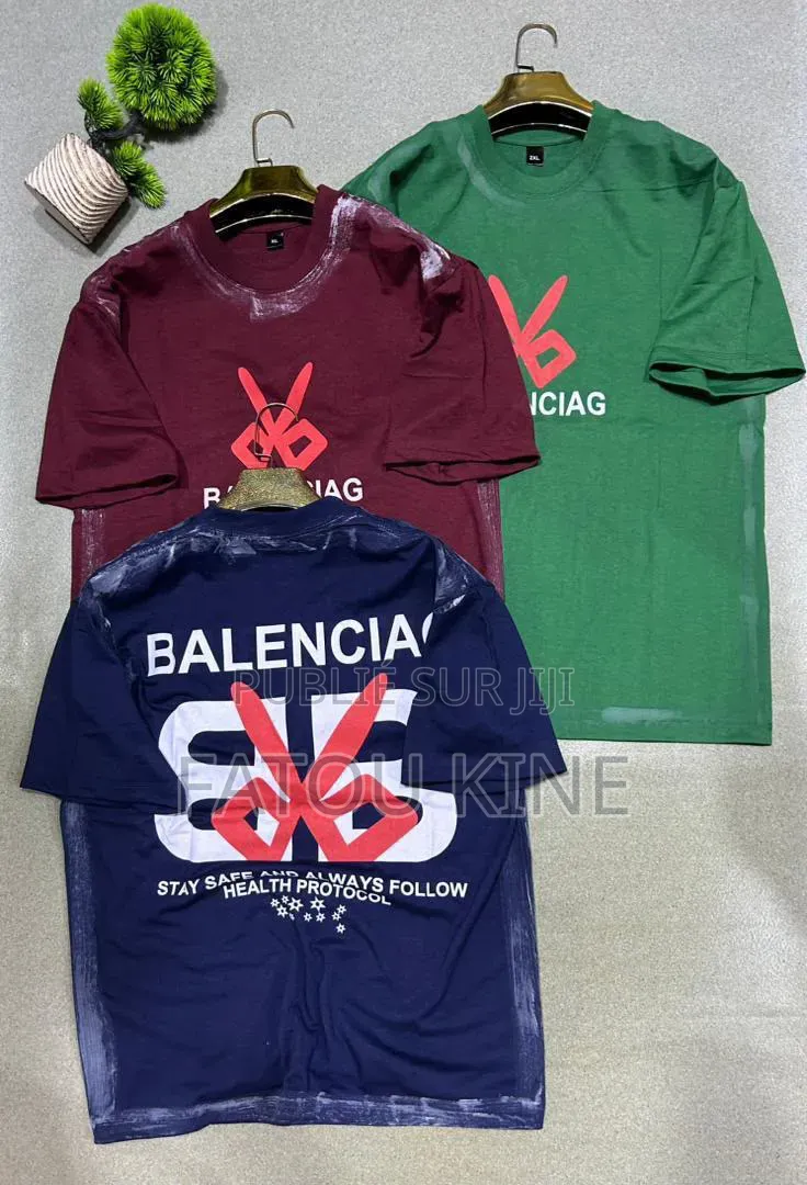 Des Vêtements Très CLASSES