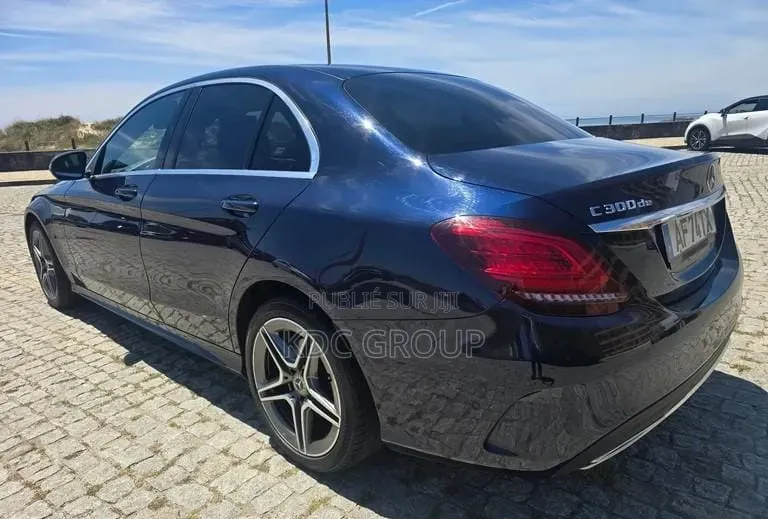 Mercedes-Benz C300 2021 Bleu