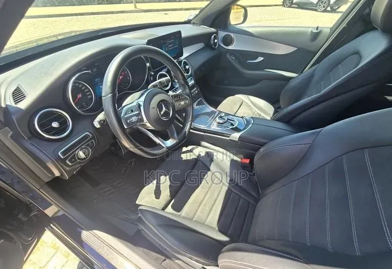 Mercedes-Benz C300 2021 Bleu