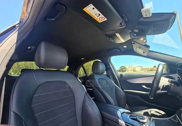 Mercedes-Benz C300 2021 Bleu