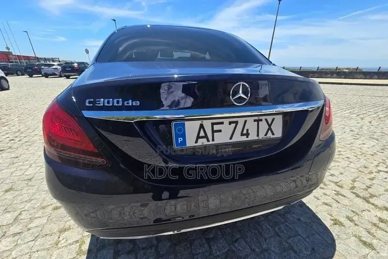 Mercedes-Benz C300 2021 Bleu